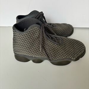 Nike Air Jordan Horizon basketball sneakers youth 6.5 gray